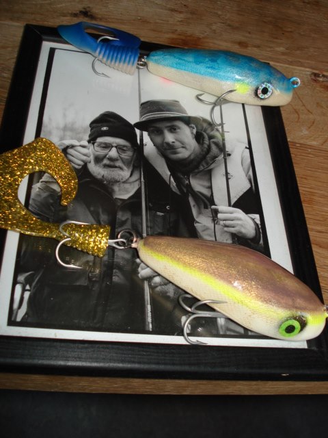 422366_349018398512589_75314075_n