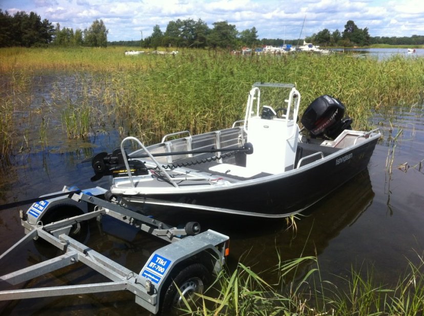 Quintrex 440 Shadow.