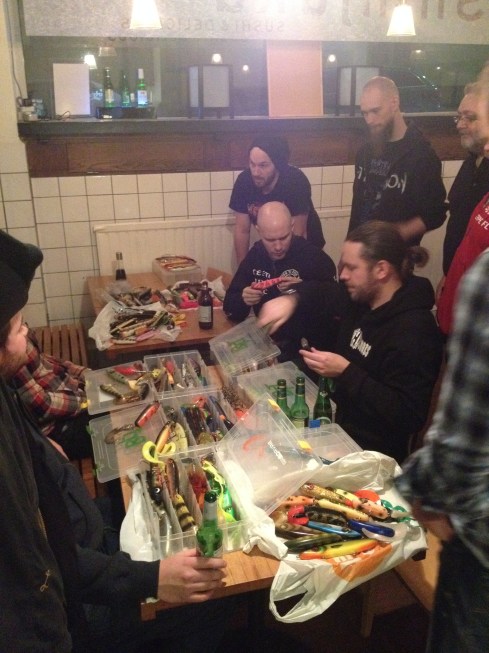 Många spanar på beten