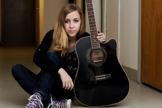 Emma Guitarr